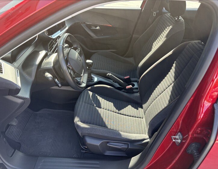 Peugeot 2008 13