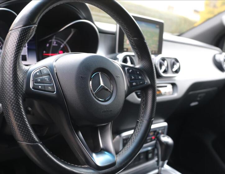 Mercedes-Benz Třídy X 19