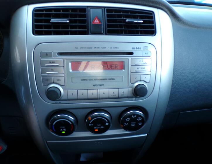 Suzuki Liana 8