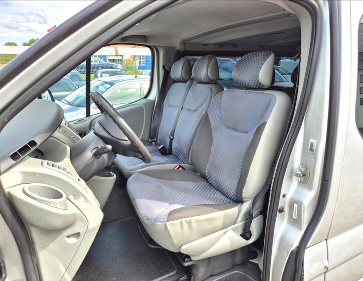 Renault Trafic 11
