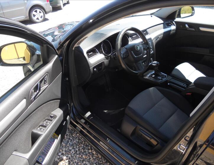 Škoda Superb 11