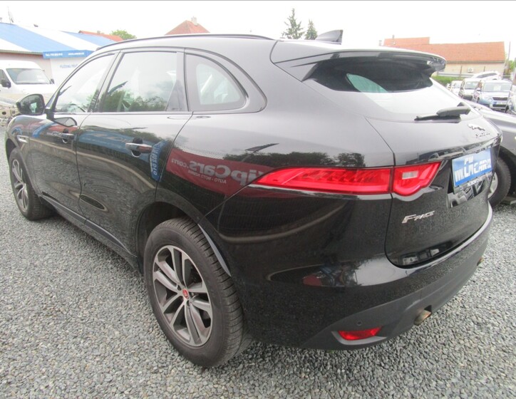 Jaguar F-Pace 4