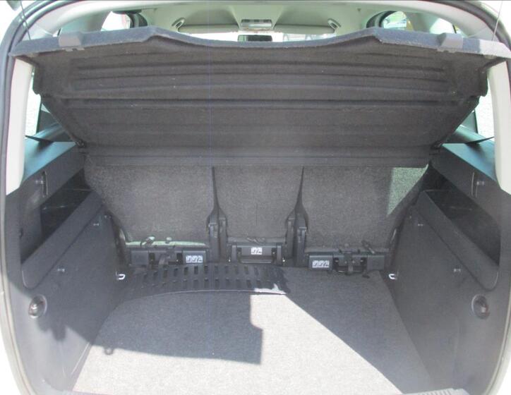 Škoda Roomster 16