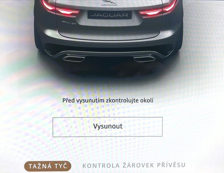 Jaguar F-Pace 23