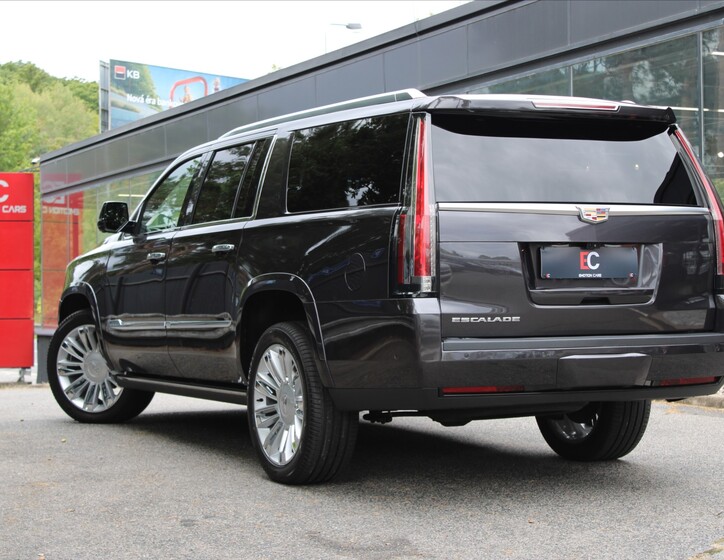 Cadillac Escalade 30