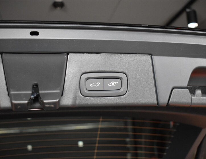 Volvo V90 25