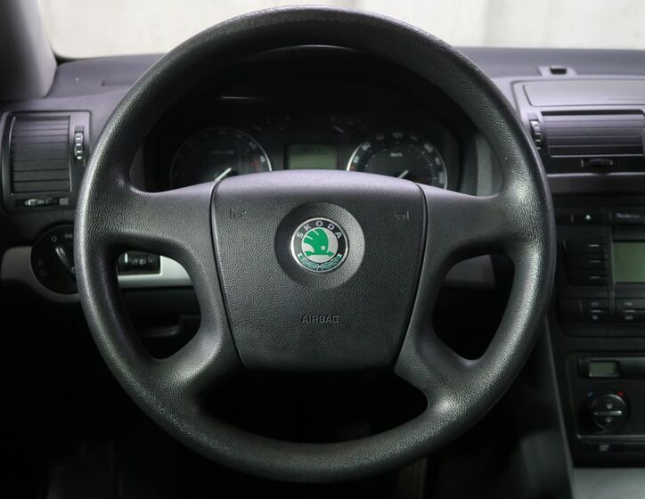 Škoda Octavia 14