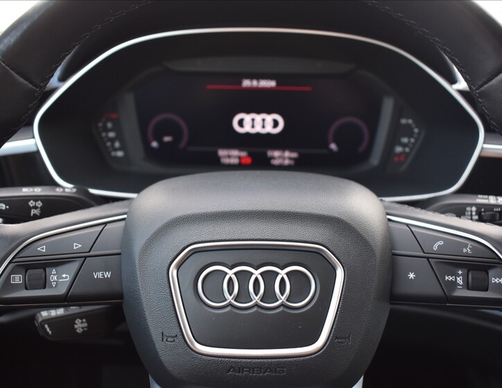 Audi Q3 49
