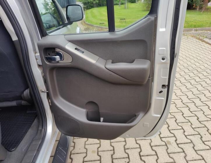 Nissan Navara 20