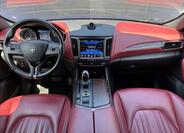 Maserati Levante 13