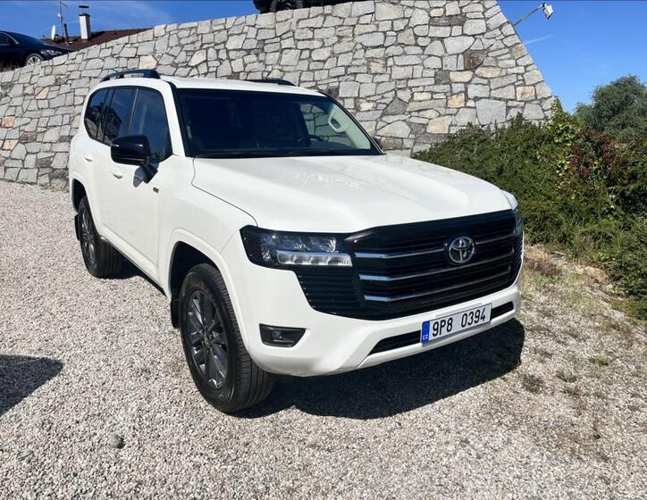 Toyota Land Cruiser 1