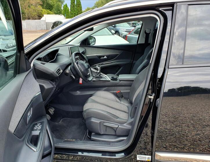 Peugeot 5008 9