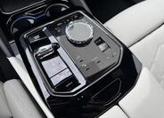 BMW i5 12