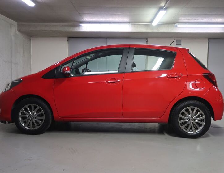 Toyota Yaris 8