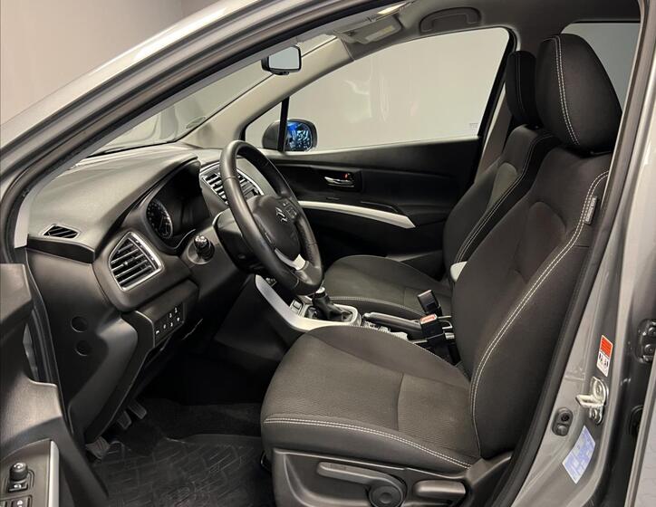 Suzuki SX4 6
