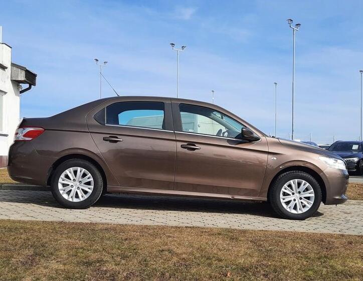 Peugeot 301 9