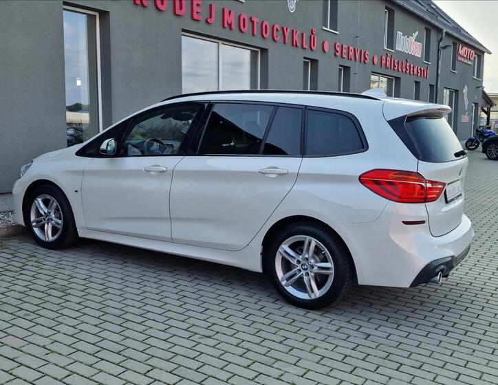 BMW Řada 2 7