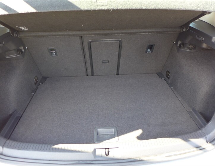 Volkswagen Golf 28