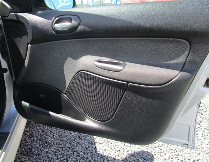 Peugeot 206 19