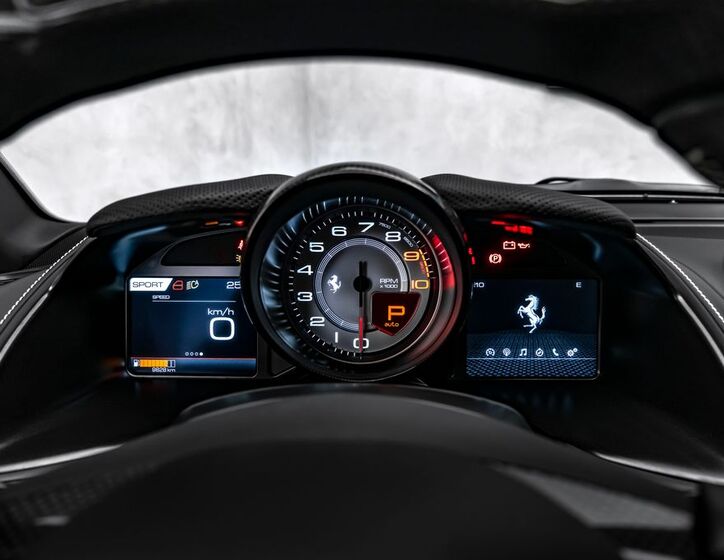 Ferrari 812 26