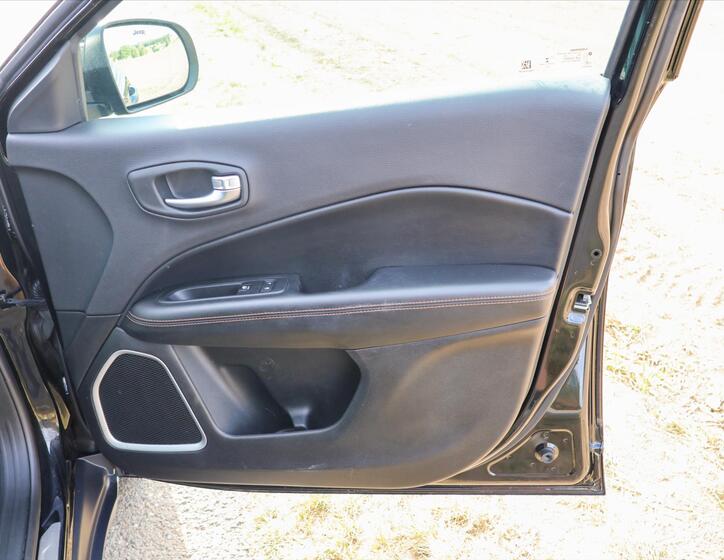 Jeep Compass 14