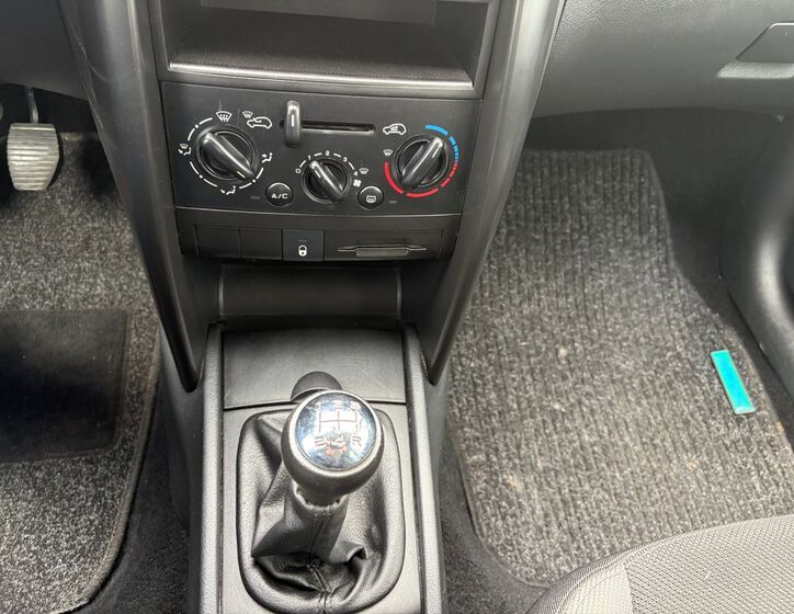 Peugeot 207 11