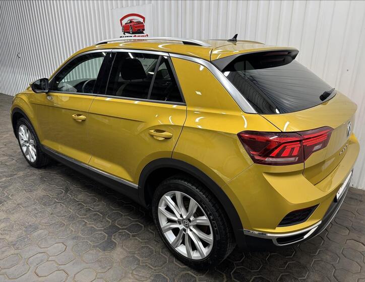Volkswagen T-Roc 6