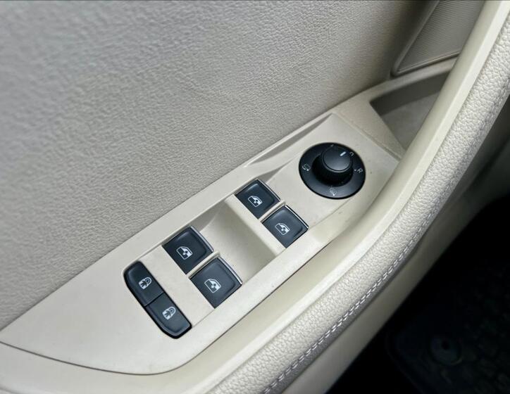 Škoda Superb 44
