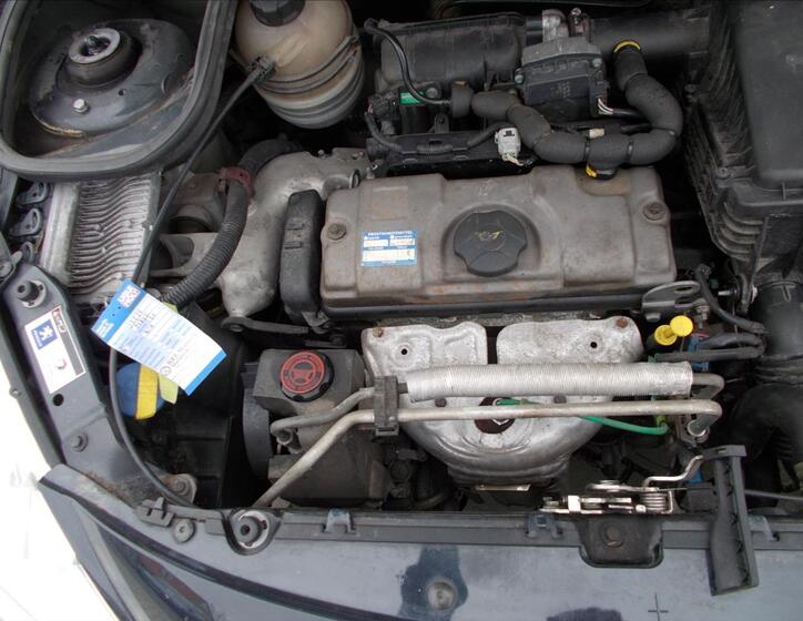 Peugeot 206 25