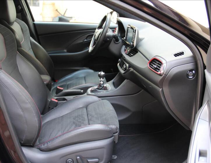 Hyundai i30 16