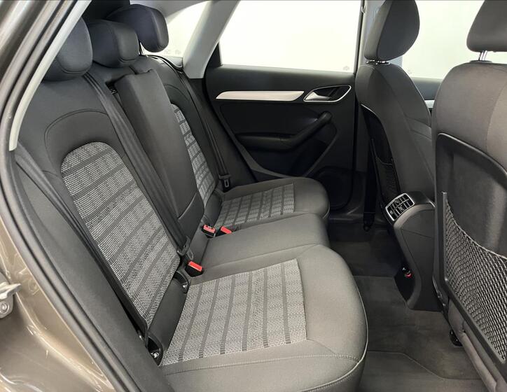 Audi Q3 24