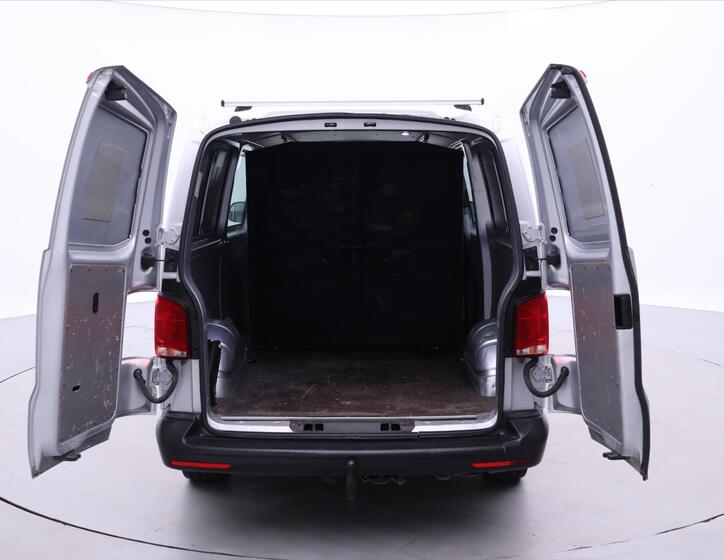 Volkswagen Transporter 9