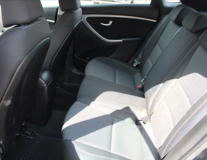 Hyundai i30 10
