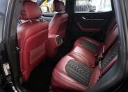 Maserati Levante 10