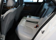 Jaguar XF 8