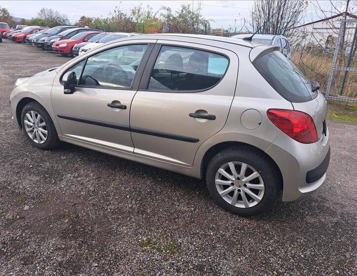 Peugeot 207 5