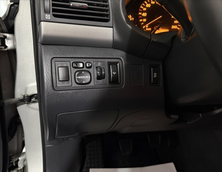 Toyota Avensis 11