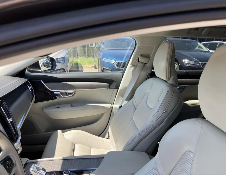 Volvo V90 10