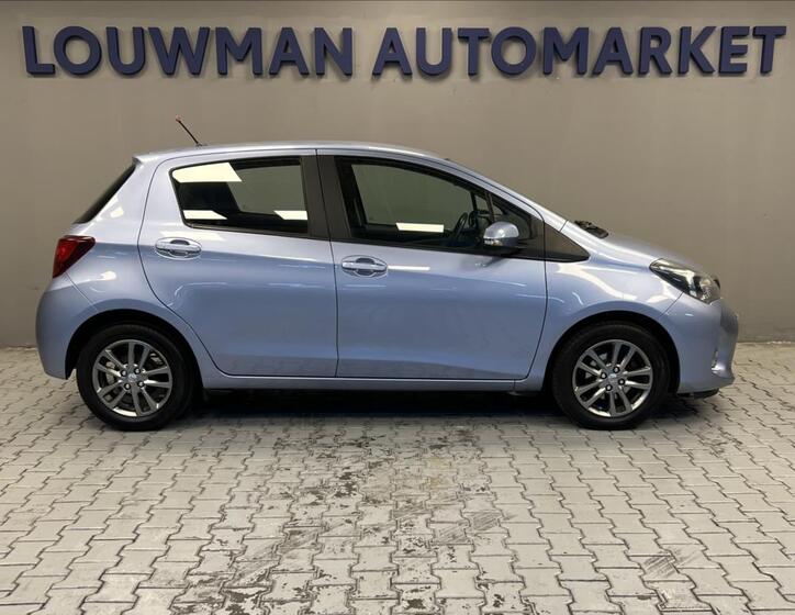 Toyota Yaris 15