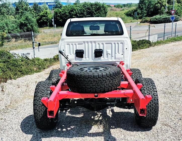 Toyota Hilux 6