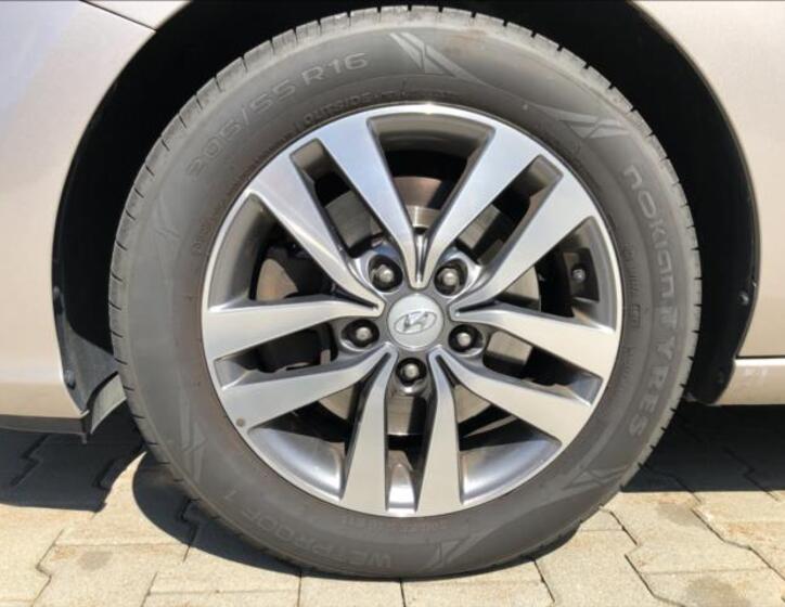Hyundai i30 8
