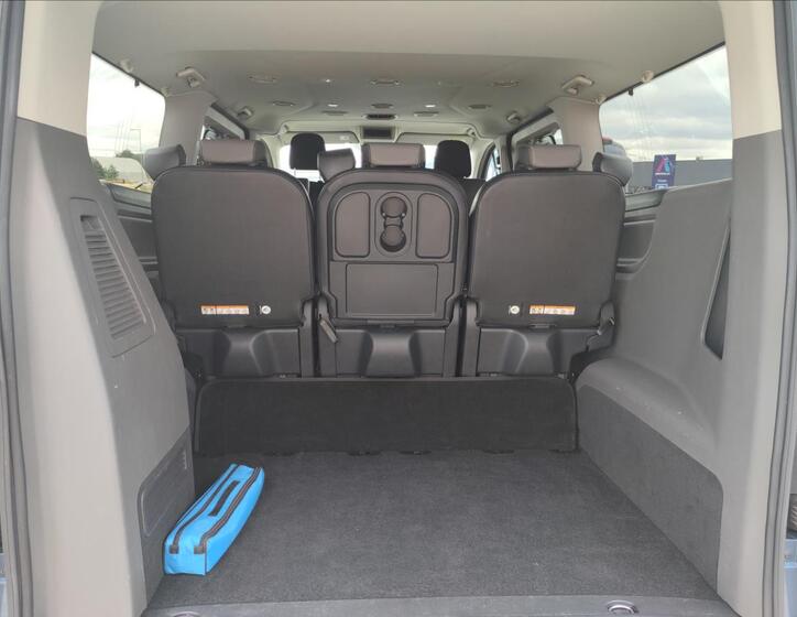 Ford Tourneo Custom 11