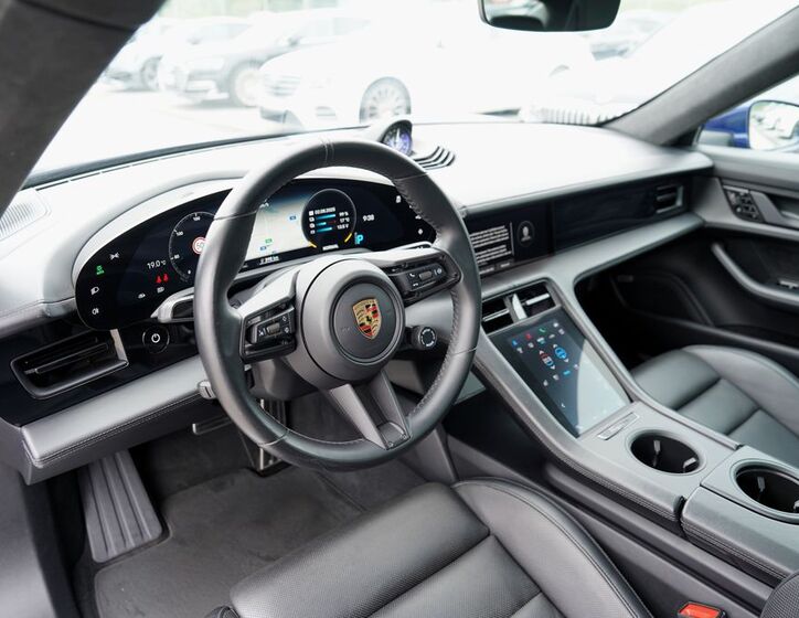 Porsche Taycan 26