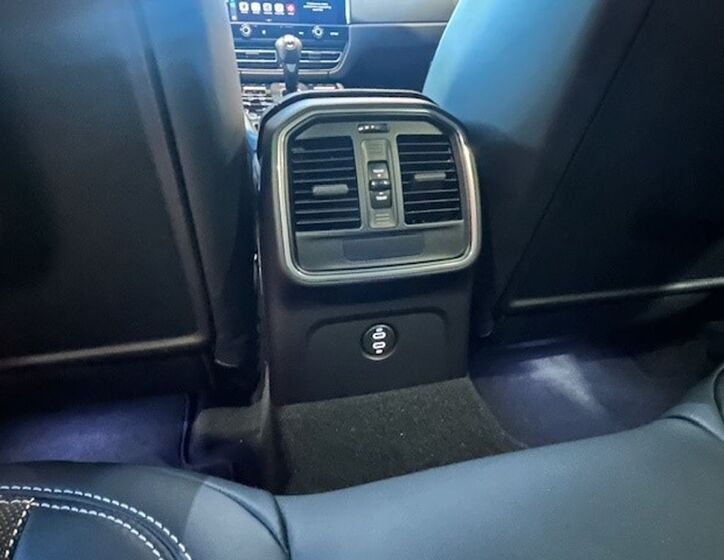 Porsche Macan 9