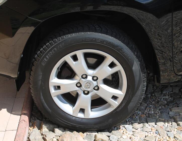 Toyota RAV4 26