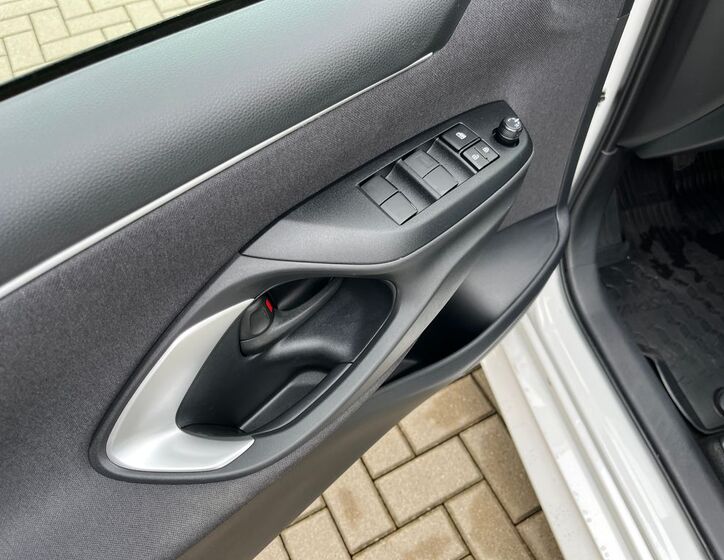 Toyota Yaris 14