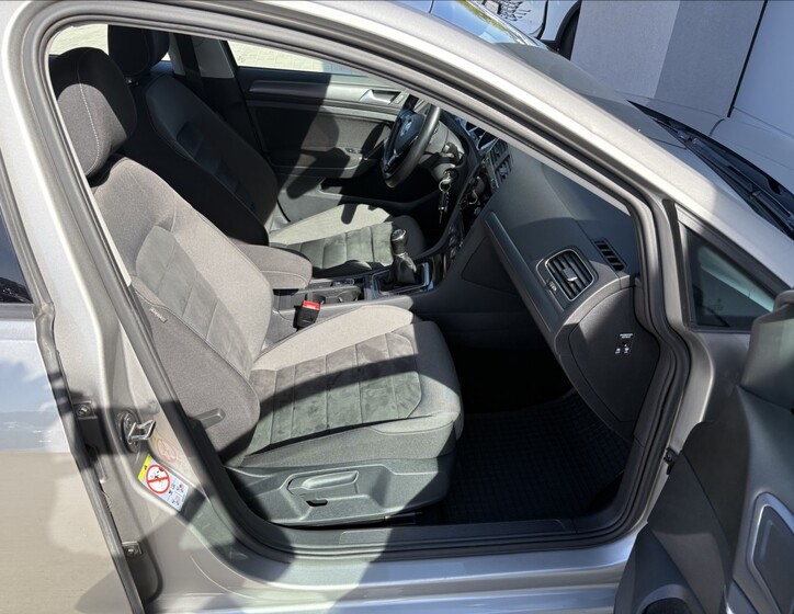 Volkswagen Golf 20