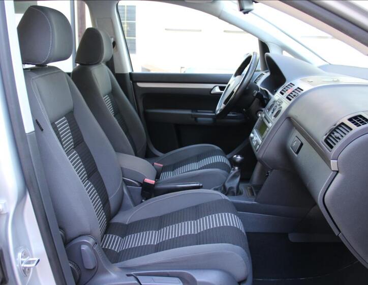 Volkswagen Touran 16