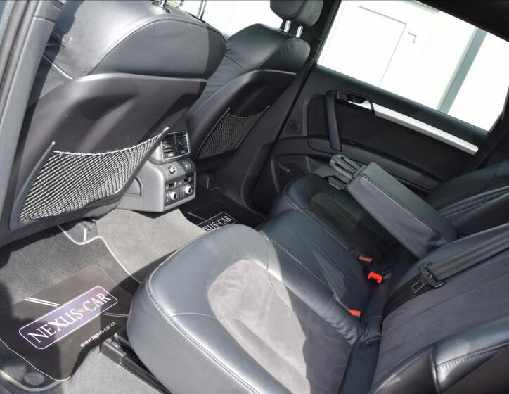 Audi Q7 18