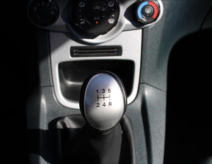 Ford Fiesta 16
